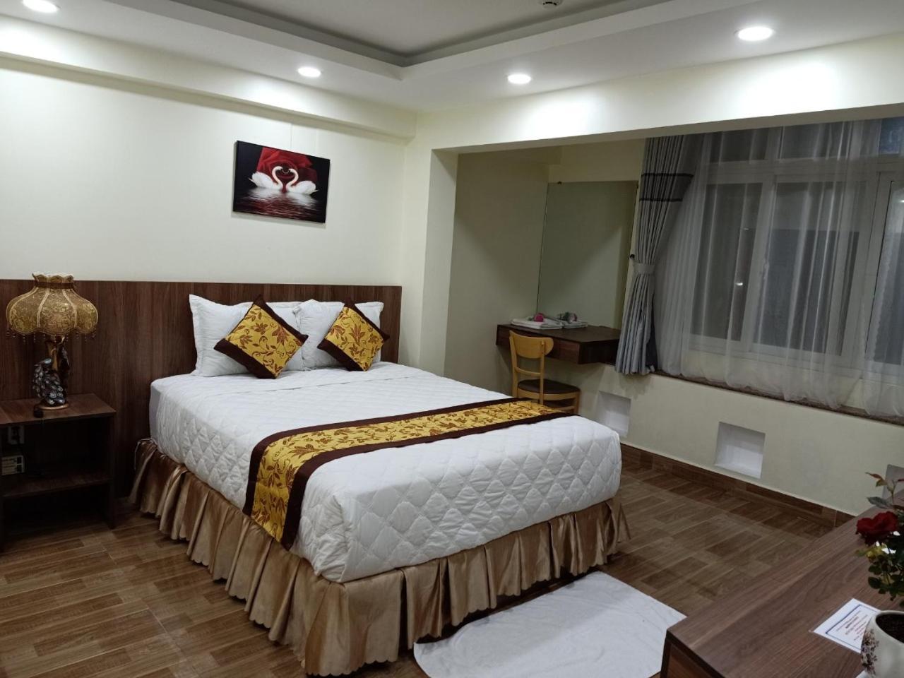 Motel Hoang De Chau Doc Exteriör bild